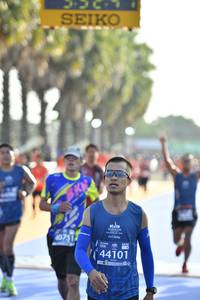 BIB: 4238, 46076, 424
                            <button type="button" onclick="openModal(10633629)" class="btn btn-primary btn-sm float-right btn-popup" data-toggle="modal" data-target=".modal-high-quality">
                        <i class="fas fa-shopping-cart"></i> Add to Cart
                    </button>
                                            <button type="button" onclick="isThisMe(10633629, true)" class="btn btn-success btn-sm float-right btn-popup btn-isme hidden" data-toggle="tooltip" data-placement="bottom" title="นี่คือรูปของคุณใช่ไหม คลิกที่นี่เพื่อเอาเข้าอัลบั้ม">
                        <i class="fas fa-plus"></i> Add to album
                    </button>
                    <button type="button" onclick="isThisMe(10633629, false)" class="btn btn-warning btn-sm float-right btn-popup btn-isnotme hidden">
                        <i class="fas fa-ban"></i> Remove from album
                    </button>